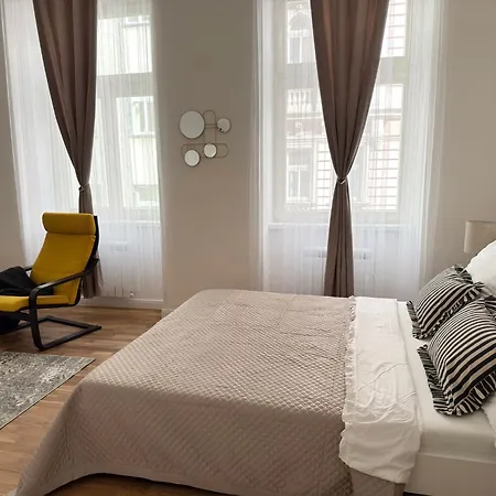 New! Deluxe In Centre! Florence! Praga
