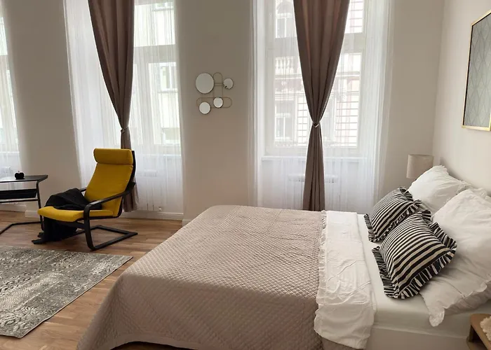 New! Deluxe In Centre! Florence! Praga